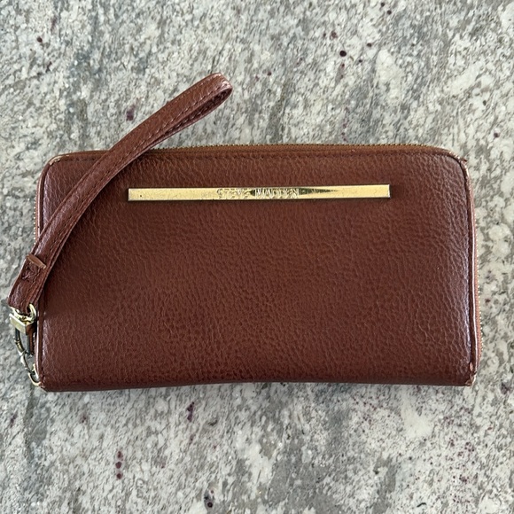 Brown Steve Madden cognac wristlet/wallet - Picture 3 of 8